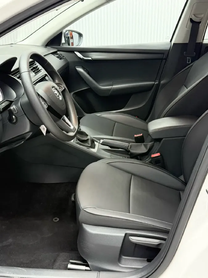 2021 Skoda Octavia 1.5L 113HP L4 6AT,autocango,china used car exporter,china ev exporter,chinese used car exporter,chinese used ev exporter