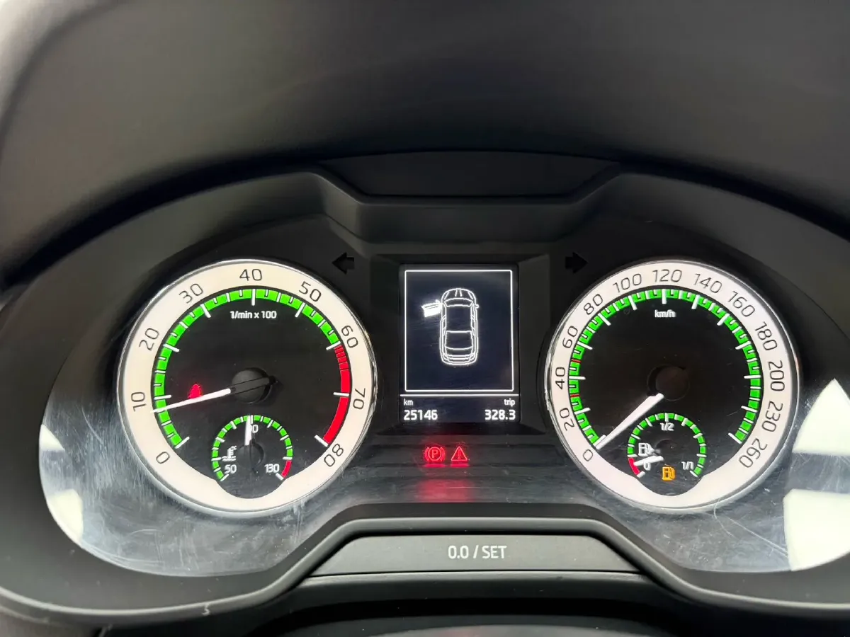 2021 Skoda Octavia 1.5L 113HP L4 6AT,autocango,china used car exporter,china ev exporter,chinese used car exporter,chinese used ev exporter