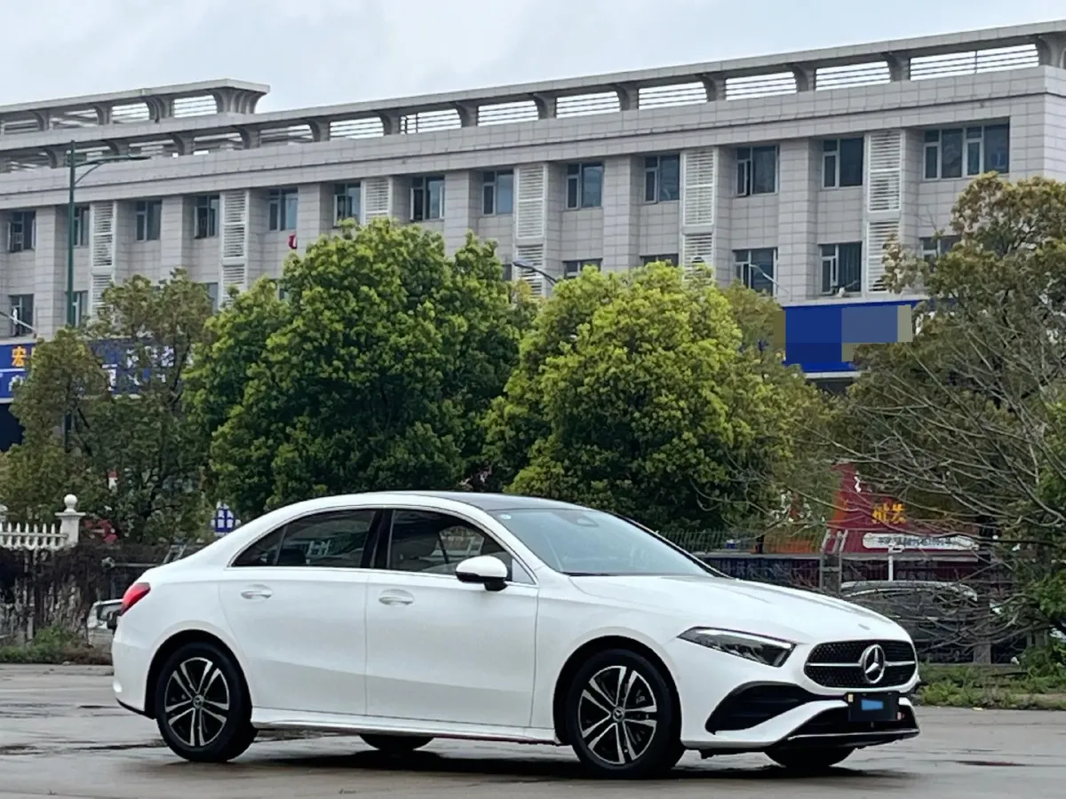 2024 Mercedes-Benz A Class 1.3T 163HP L4 7DCT,autocango,china used car exporter,china ev exporter,chinese used car exporter,chinese used ev exporter