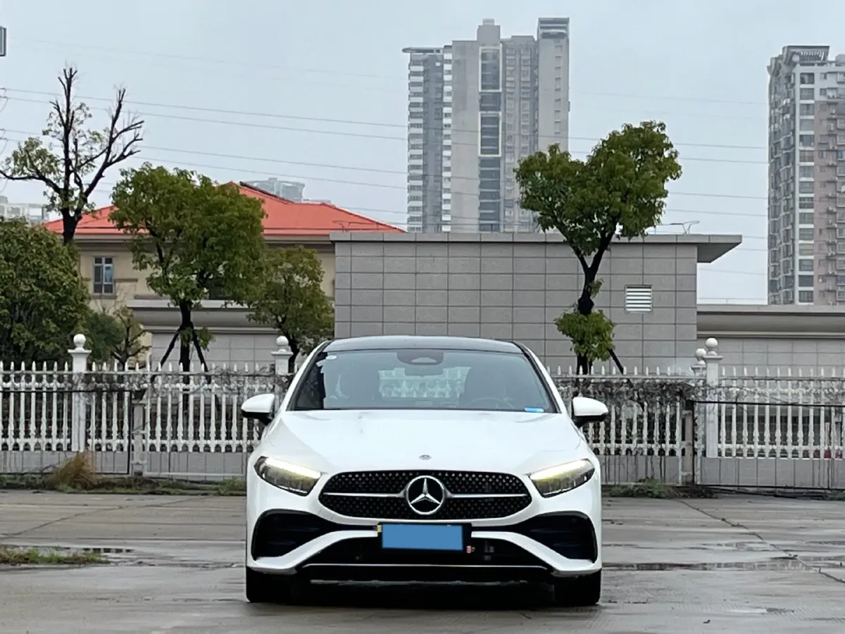 2024 Mercedes-Benz A Class 1.3T 163HP L4 7DCT,autocango,china used car exporter,china ev exporter,chinese used car exporter,chinese used ev exporter