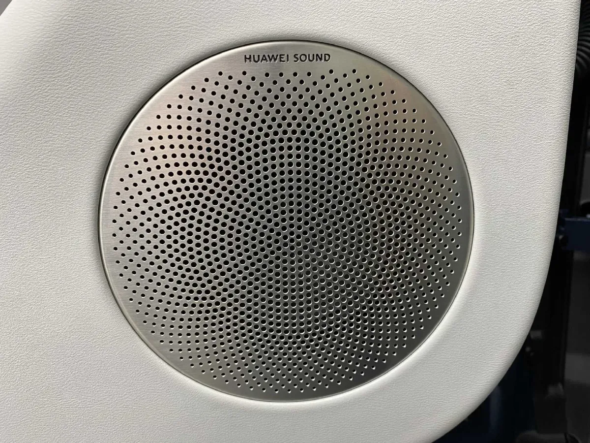 2024 AITO AITO M9 1.5T 152HP L4 REEV 42KWH,autocango,china used car exporter,china ev exporter,chinese used car exporter,chinese used ev exporter