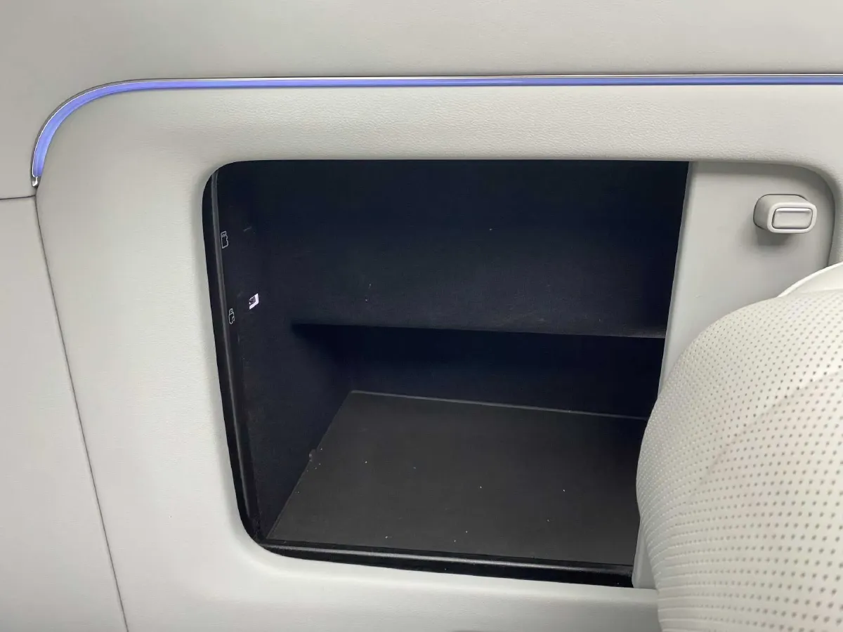 2024 AITO AITO M9 1.5T 152HP L4 REEV 42KWH,autocango,china used car exporter,china ev exporter,chinese used car exporter,chinese used ev exporter