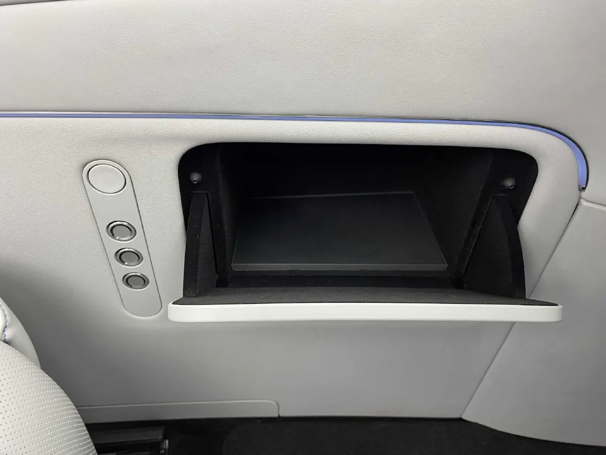 2024 AITO AITO M9 1.5T 152HP L4 REEV 42KWH,autocango,china used car exporter,china ev exporter,chinese used car exporter,chinese used ev exporter