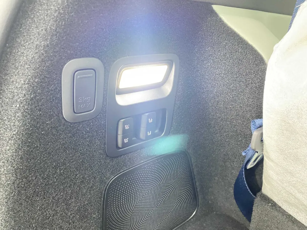 2024 AITO AITO M9 1.5T 152HP L4 REEV 42KWH,autocango,china used car exporter,china ev exporter,chinese used car exporter,chinese used ev exporter