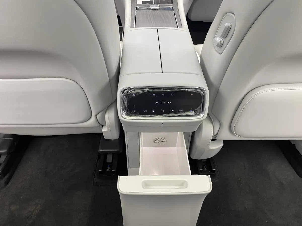 2024 AITO AITO M9 1.5T 152HP L4 REEV 42KWH,autocango,china used car exporter,china ev exporter,chinese used car exporter,chinese used ev exporter