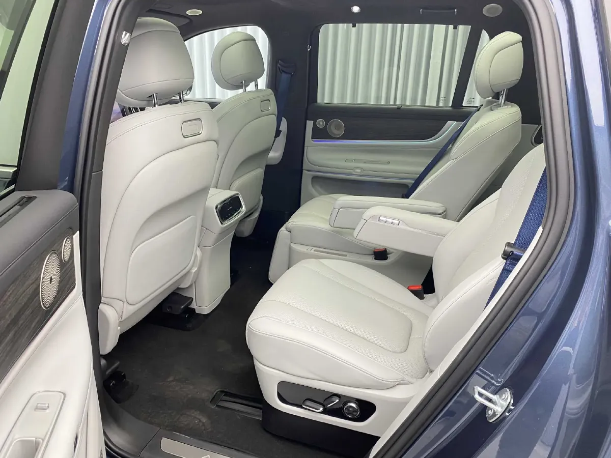 2024 AITO AITO M9 1.5T 152HP L4 REEV 42KWH,autocango,china used car exporter,china ev exporter,chinese used car exporter,chinese used ev exporter