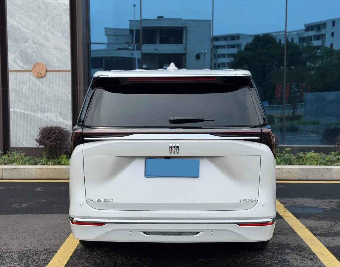 2025 Buick GL8 2.0T 237HP L4 9AT,autocango,china used car exporter,china ev exporter,chinese used car exporter,chinese used ev exporter
