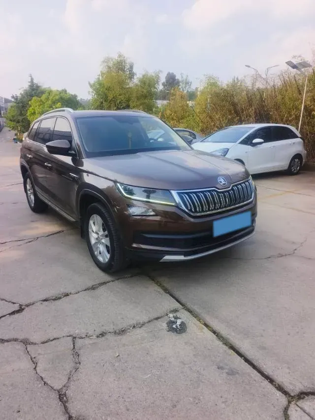 2018 Skoda Kodiak 2.0T 186HP L4 7DCT,autocango,china used car exporter,china ev exporter,chinese used car exporter,chinese used ev exporter
