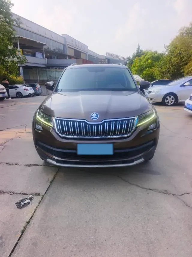2018 Skoda Kodiak 2.0T 186HP L4 7DCT,autocango,china used car exporter,china ev exporter,chinese used car exporter,chinese used ev exporter