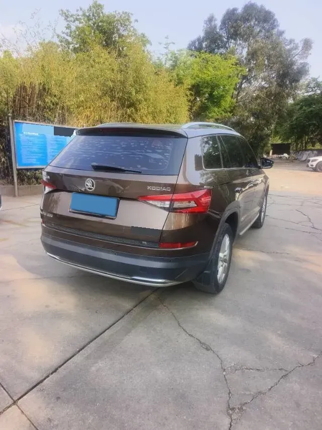 2018 Skoda Kodiak 2.0T 186HP L4 7DCT,autocango,china used car exporter,china ev exporter,chinese used car exporter,chinese used ev exporter