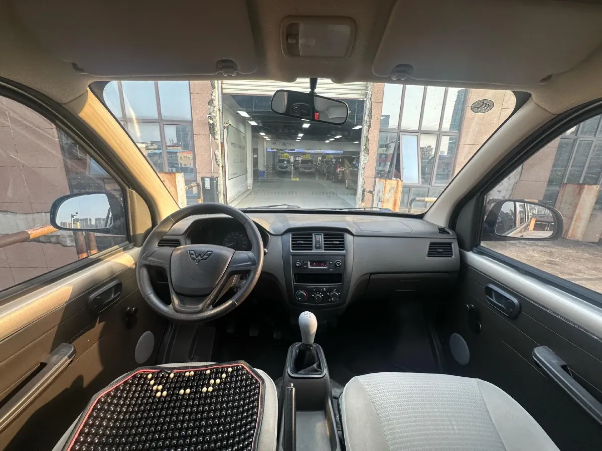 2019 WuLing RongGuang 1.2L 82HP L4 5MT,autocango,china used car exporter,china ev exporter,chinese used car exporter,chinese used ev exporter