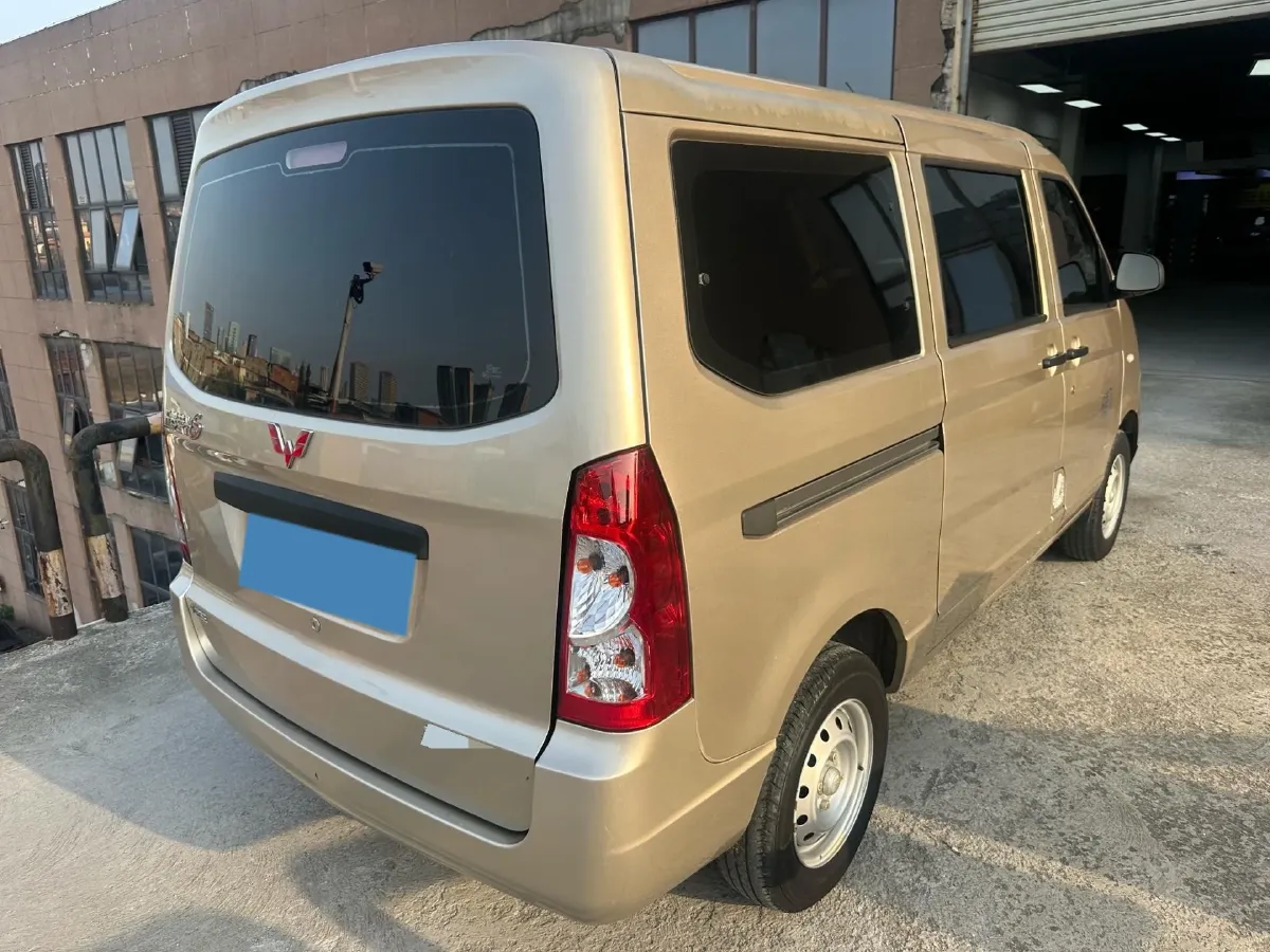 2019 WuLing RongGuang 1.2L 82HP L4 5MT,autocango,china used car exporter,china ev exporter,chinese used car exporter,chinese used ev exporter