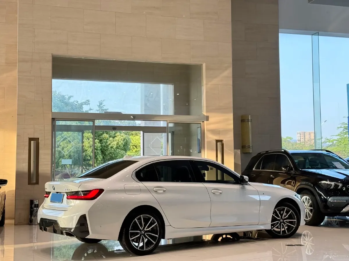 2023 BMW 3 Series 2.0T 184HP L4 8AT,autocango,china used car exporter,china ev exporter,chinese used car exporter,chinese used ev exporter