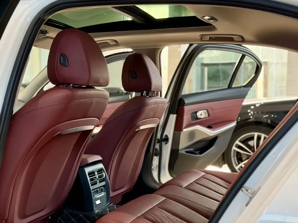 2023 BMW 3 Series 2.0T 184HP L4 8AT,autocango,china used car exporter,china ev exporter,chinese used car exporter,chinese used ev exporter