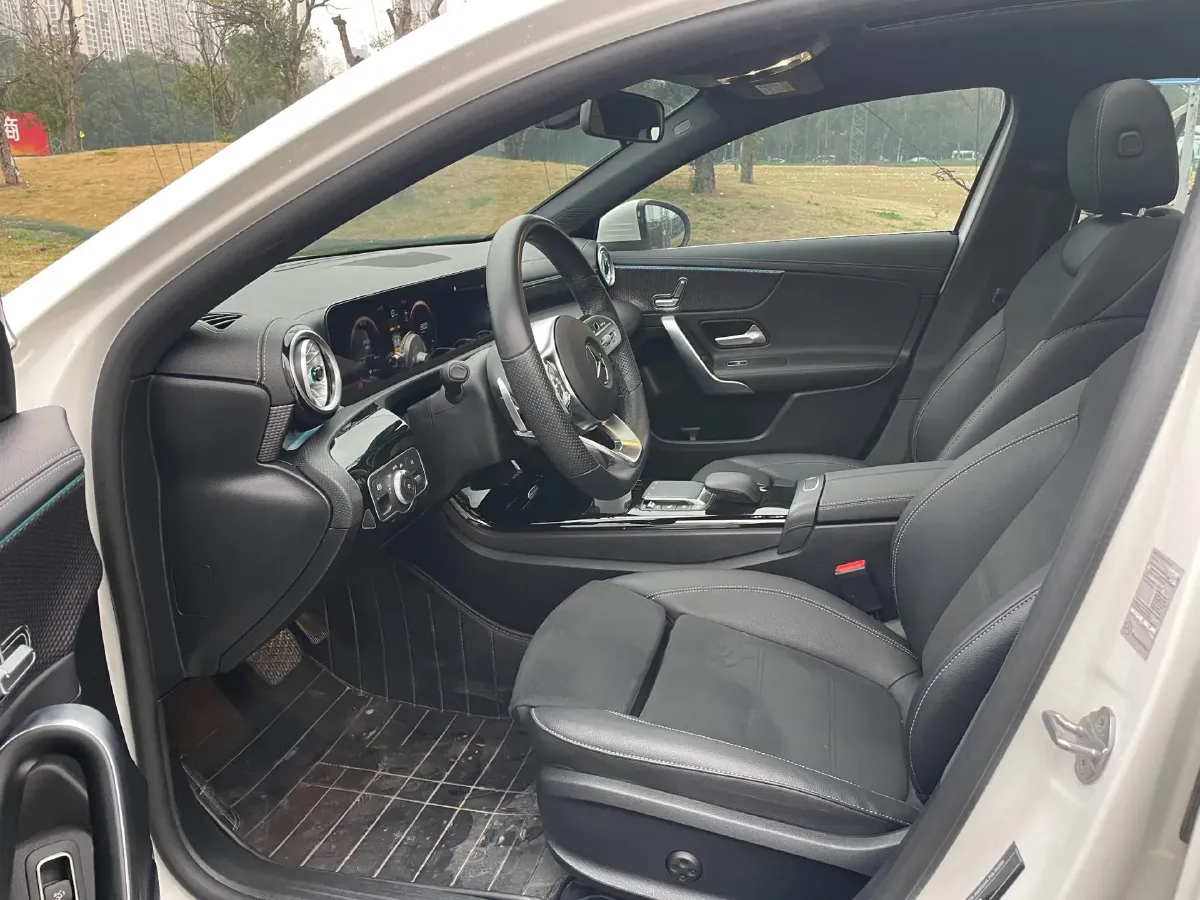 2021 Mercedes-Benz A Class 1.3T 163HP L4 7DCT,autocango,china used car exporter,china ev exporter,chinese used car exporter,chinese used ev exporter