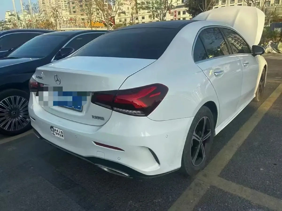 2021 Mercedes-Benz A Class 1.3T 163HP L4 7DCT,autocango,china used car exporter,china ev exporter,chinese used car exporter,chinese used ev exporter