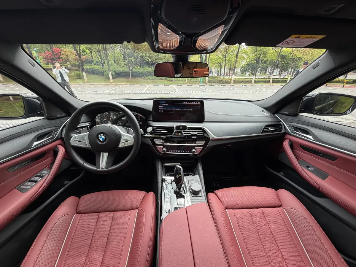 2023 BMW 5 Series 2.0T 245HP L4 8AT,autocango,china used car exporter,china ev exporter,chinese used car exporter,chinese used ev exporter