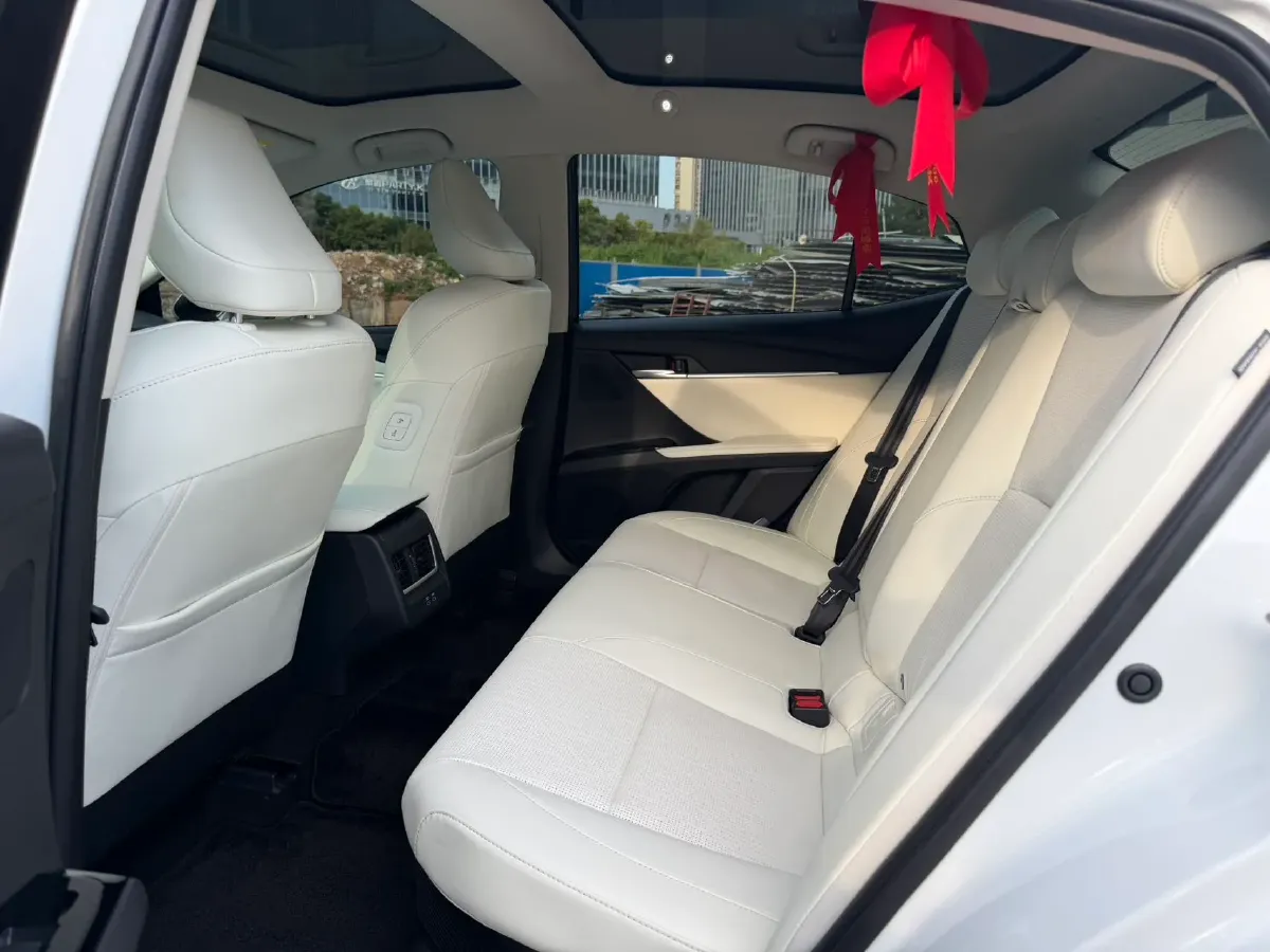 2026 Toyota Camry 2.0L 152HP L4 E-CVT Hybrid,autocango,china used car exporter,china ev exporter,chinese used car exporter,chinese used ev exporter