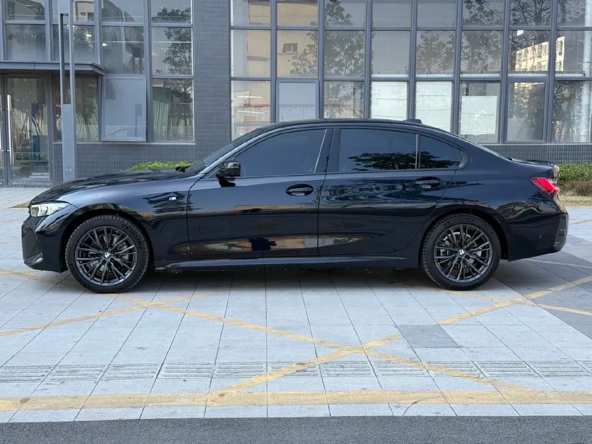 2023 BMW 3 Series 2.0T 184HP L4 8AT,autocango,china used car exporter,china ev exporter,chinese used car exporter,chinese used ev exporter