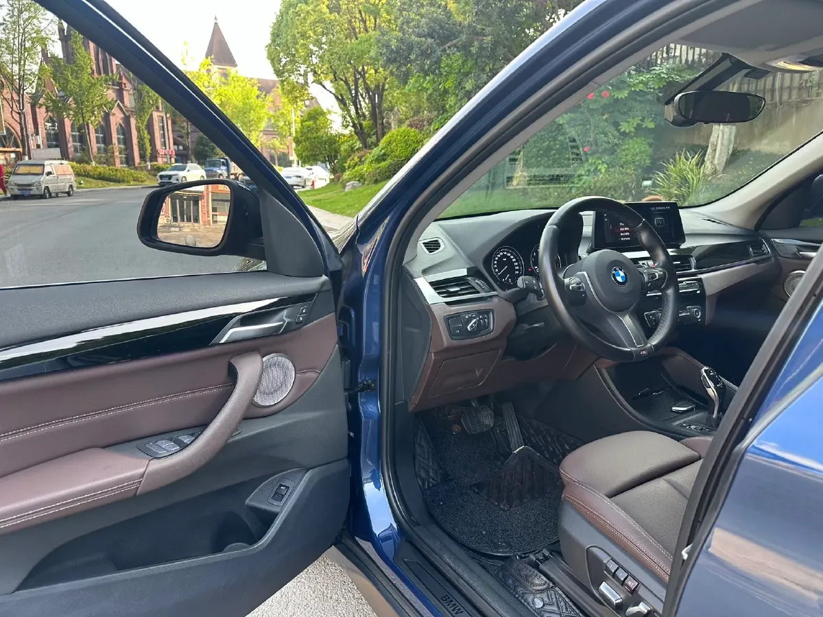 2022 BMW X1 2.0T 192HP L4 7DCT,autocango,china used car exporter,china ev exporter,chinese used car exporter,chinese used ev exporter