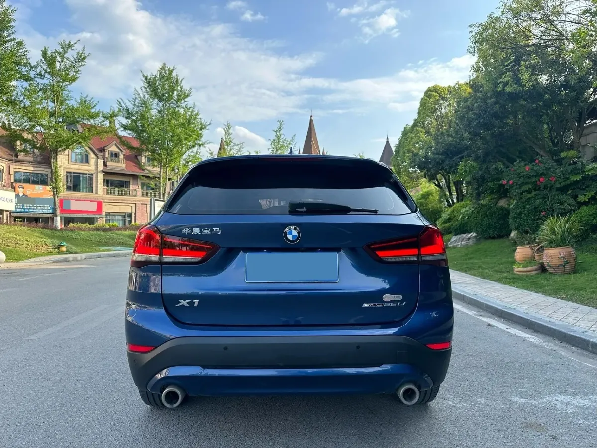 2022 BMW X1 2.0T 192HP L4 7DCT,autocango,china used car exporter,china ev exporter,chinese used car exporter,chinese used ev exporter
