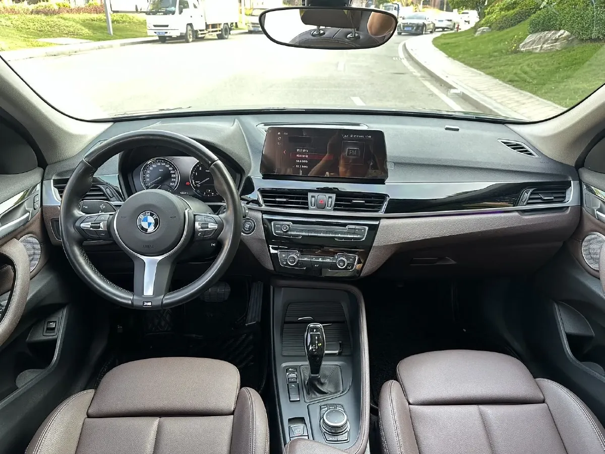 2022 BMW X1 2.0T 192HP L4 7DCT,autocango,china used car exporter,china ev exporter,chinese used car exporter,chinese used ev exporter