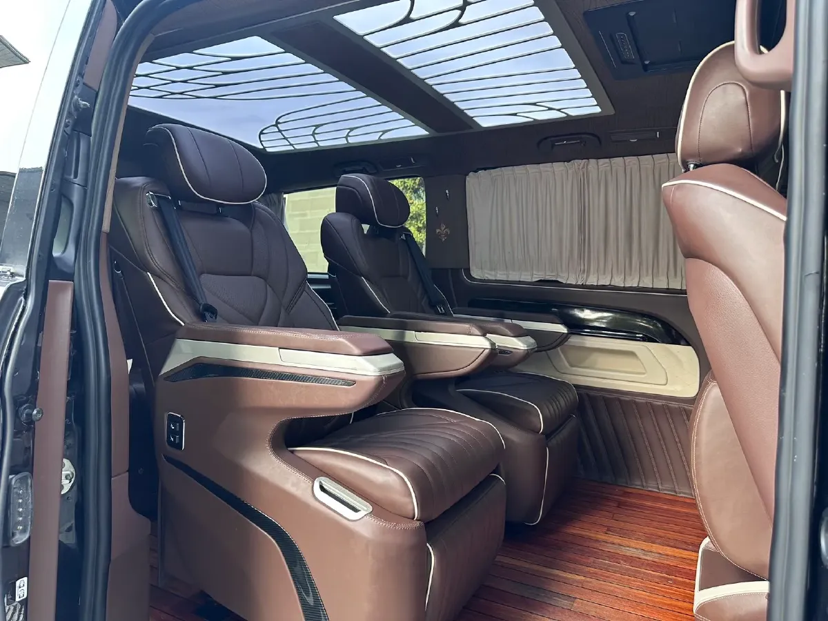 2021 Mercedes-Benz Vito 2.0T 211HP L4 9AT,autocango,china used car exporter,china ev exporter,chinese used car exporter,chinese used ev exporter