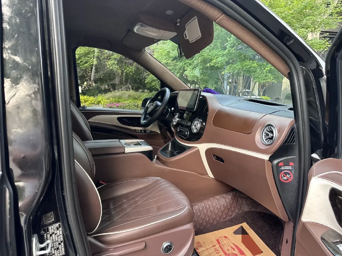 2021 Mercedes-Benz Vito 2.0T 211HP L4 9AT,autocango,china used car exporter,china ev exporter,chinese used car exporter,chinese used ev exporter