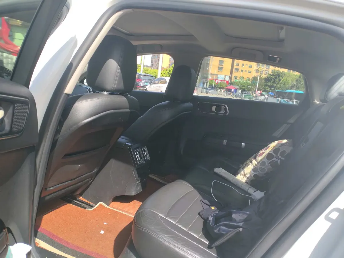 2017 Citroen C6 1.8T 204HP L4 6AT,autocango,china used car exporter,china ev exporter,chinese used car exporter,chinese used ev exporter