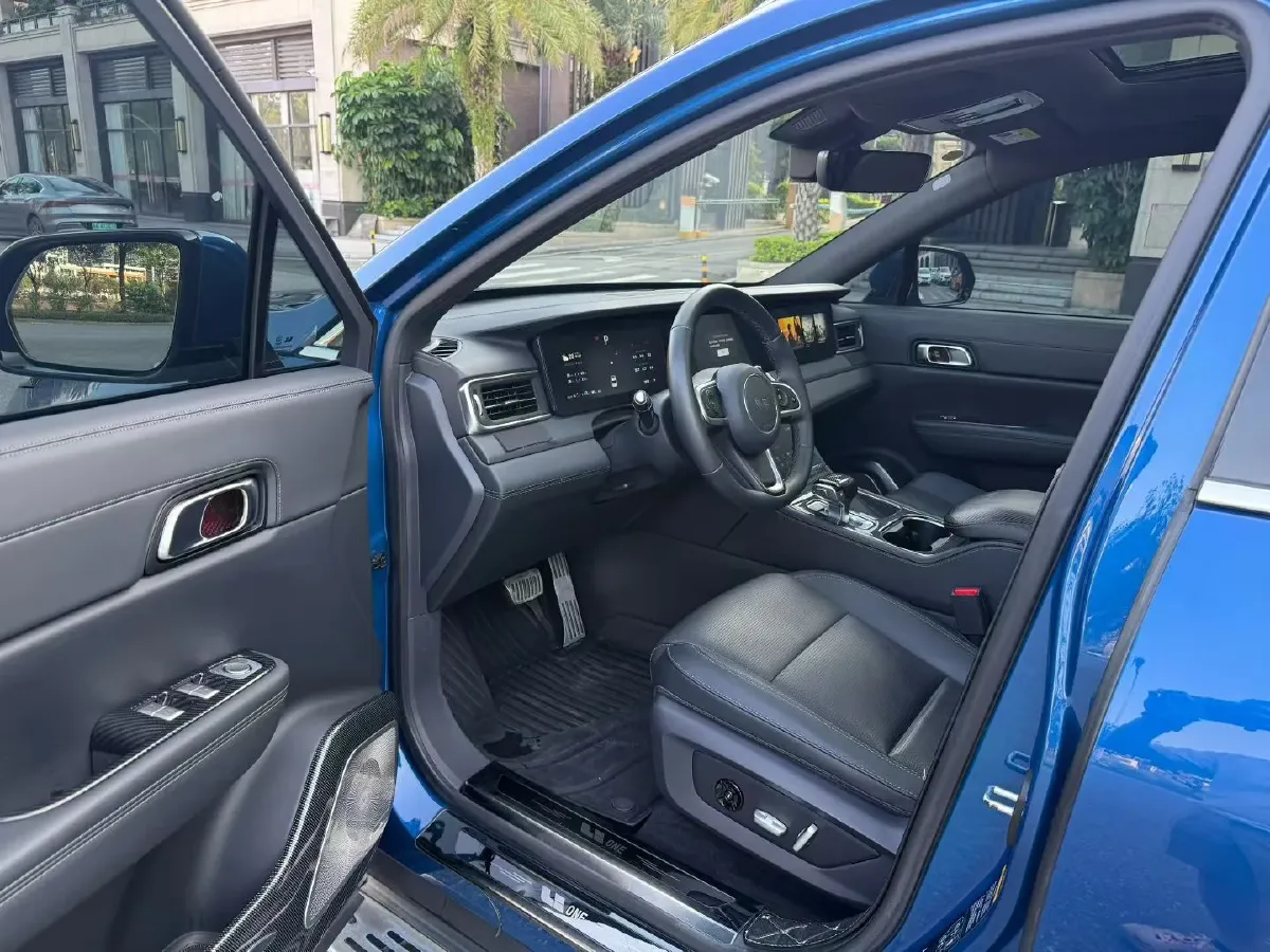 2020 Li ONE Range Extended 131HP REEV 40.5KWH,autocango,china used car exporter,china ev exporter,chinese used car exporter,chinese used ev exporter