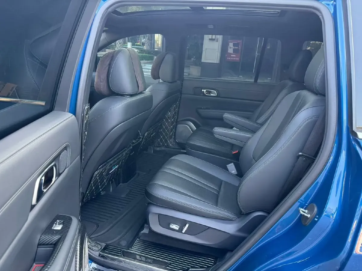 2020 Li ONE Range Extended 131HP REEV 40.5KWH,autocango,china used car exporter,china ev exporter,chinese used car exporter,chinese used ev exporter