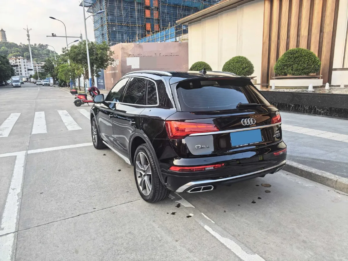 2022 Audi Q5L 2.0T 252HP L4 7DCT,autocango,china used car exporter,china ev exporter,chinese used car exporter,chinese used ev exporter