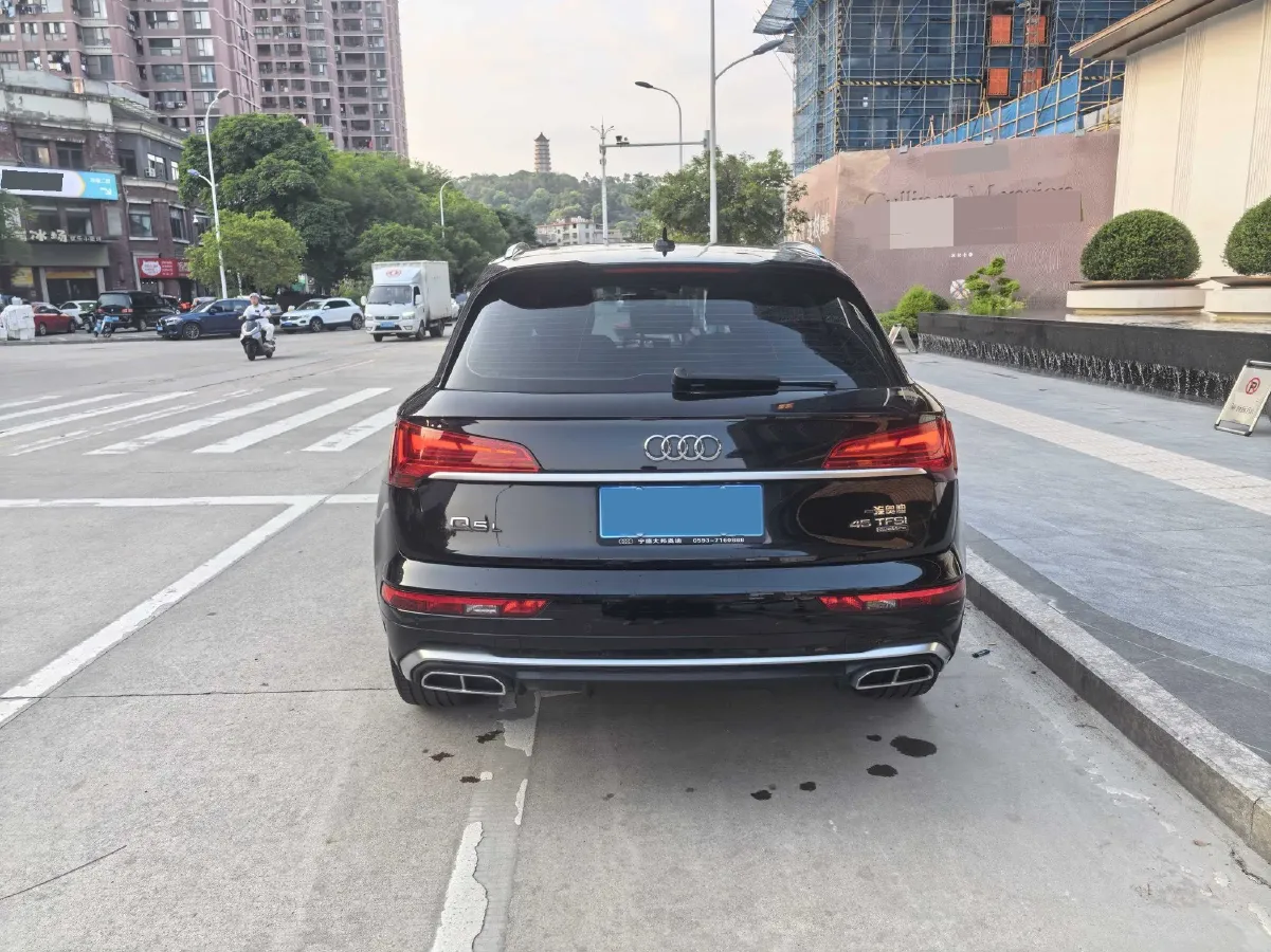 2022 Audi Q5L 2.0T 252HP L4 7DCT,autocango,china used car exporter,china ev exporter,chinese used car exporter,chinese used ev exporter