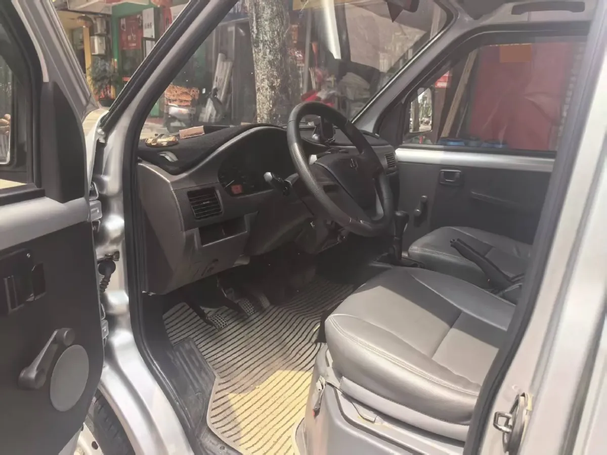 2023 WuLing RongGuang New Truck 1.5L 102HP L4 5MT,autocango,china used car exporter,china ev exporter,chinese used car exporter,chinese used ev exporter