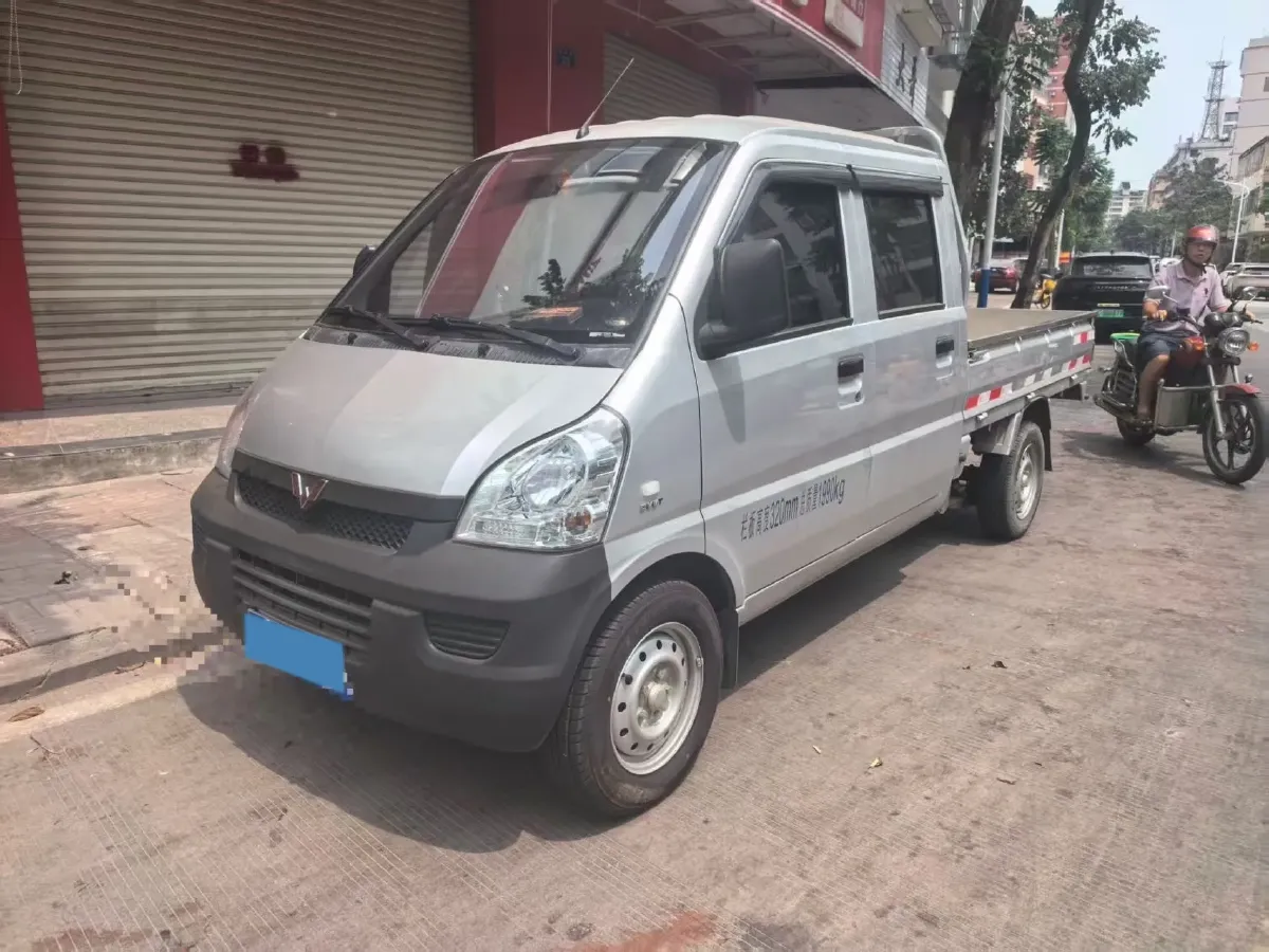 2023 WuLing RongGuang New Truck 1.5L 102HP L4 5MT,autocango,china used car exporter,china ev exporter,chinese used car exporter,chinese used ev exporter
