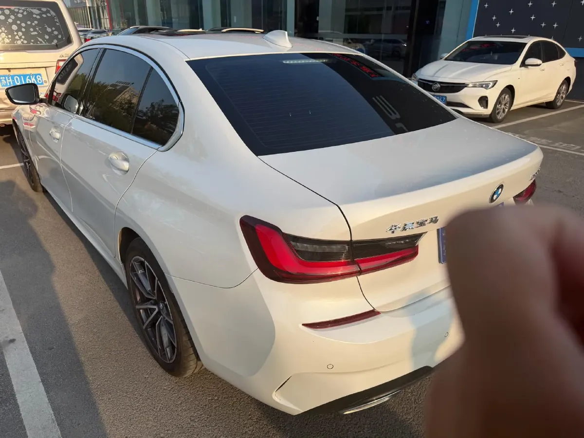 2022 BMW 3 Series 2.0T 156HP L4 8AT,autocango,china used car exporter,china ev exporter,chinese used car exporter,chinese used ev exporter