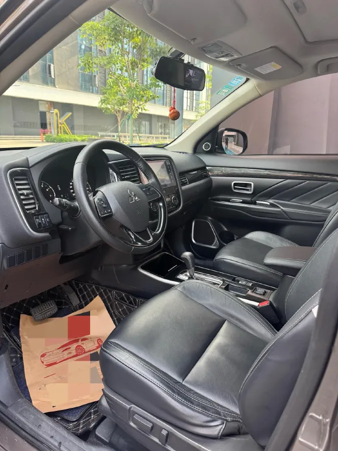 2019 Mitsubishi Outlander 2.0L 166HP L4 CVT,autocango,china used car exporter,china ev exporter,chinese used car exporter,chinese used ev exporter