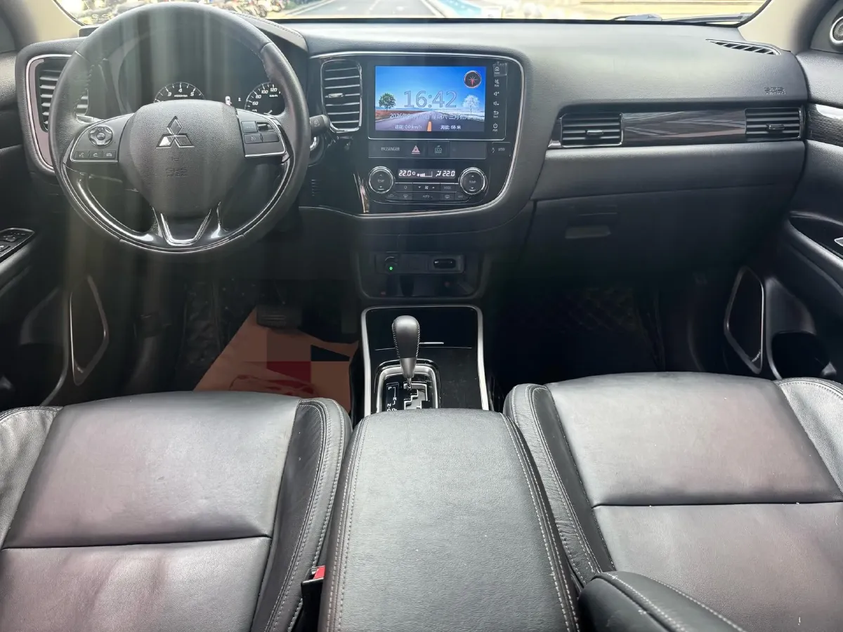2019 Mitsubishi Outlander 2.0L 166HP L4 CVT,autocango,china used car exporter,china ev exporter,chinese used car exporter,chinese used ev exporter