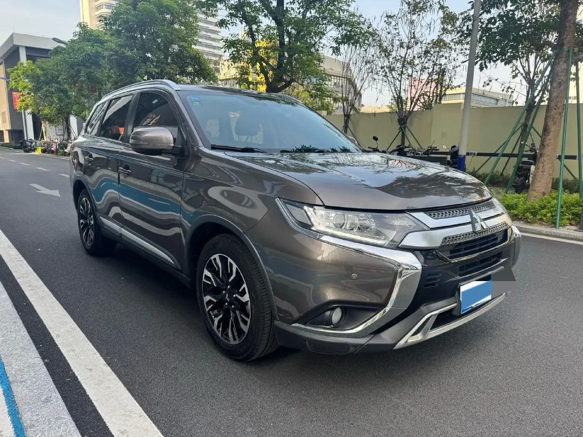 2019 Mitsubishi Outlander 2.0L 166HP L4 CVT,autocango,china used car exporter,china ev exporter,chinese used car exporter,chinese used ev exporter