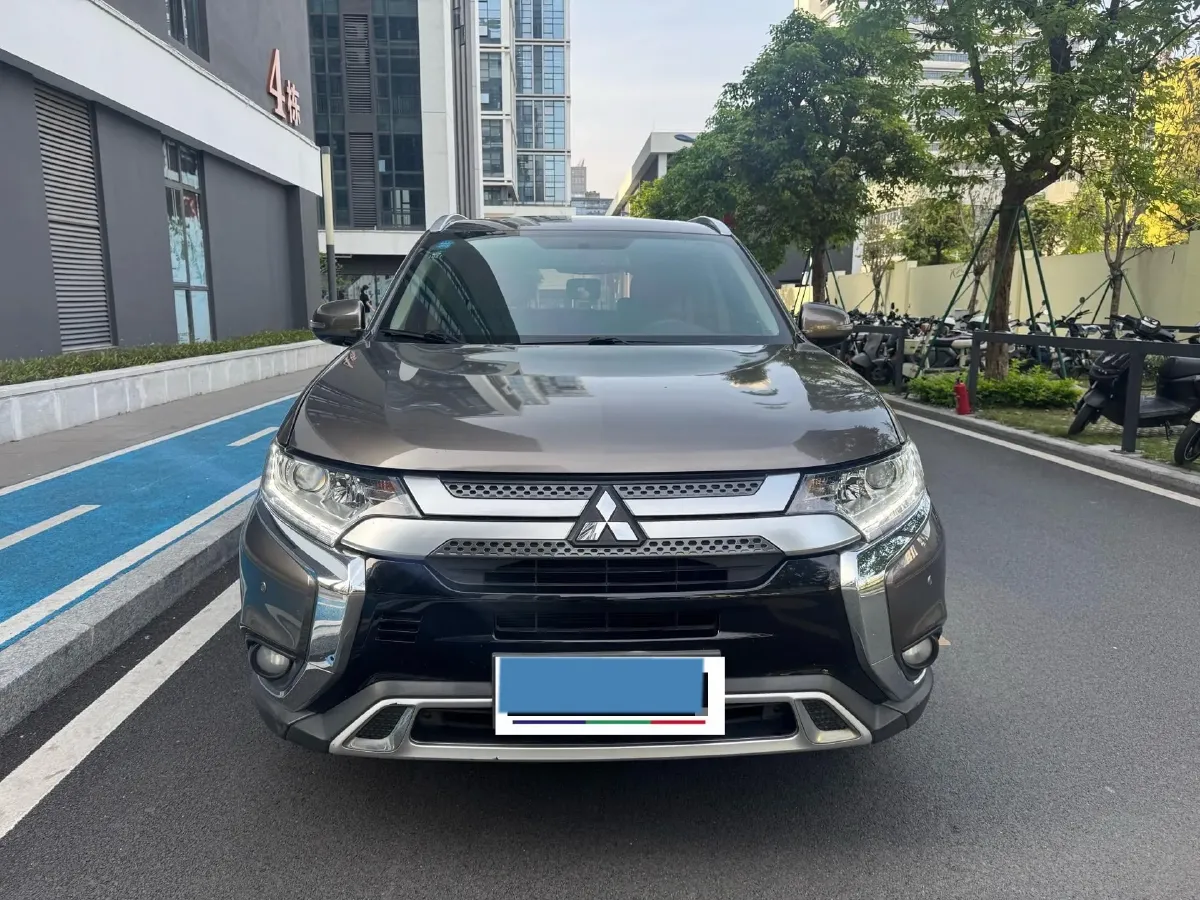 2019 Mitsubishi Outlander 2.0L 166HP L4 CVT,autocango,china used car exporter,china ev exporter,chinese used car exporter,chinese used ev exporter