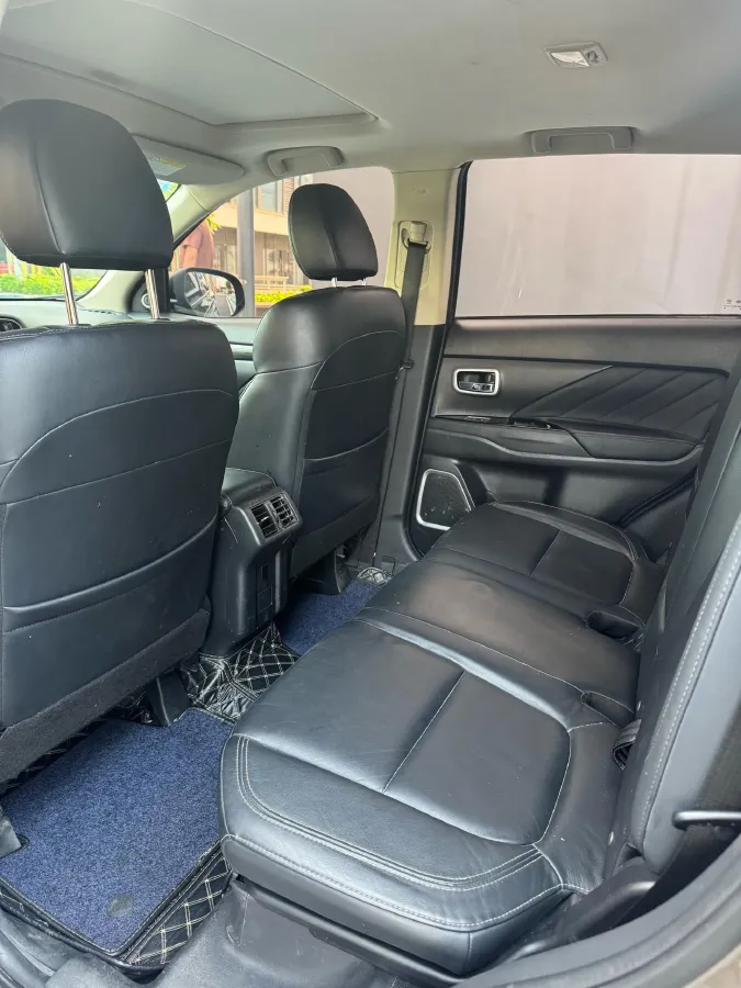 2019 Mitsubishi Outlander 2.0L 166HP L4 CVT,autocango,china used car exporter,china ev exporter,chinese used car exporter,chinese used ev exporter