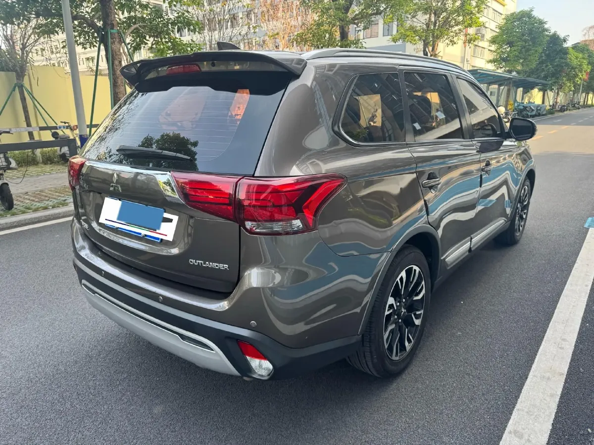2019 Mitsubishi Outlander 2.0L 166HP L4 CVT,autocango,china used car exporter,china ev exporter,chinese used car exporter,chinese used ev exporter