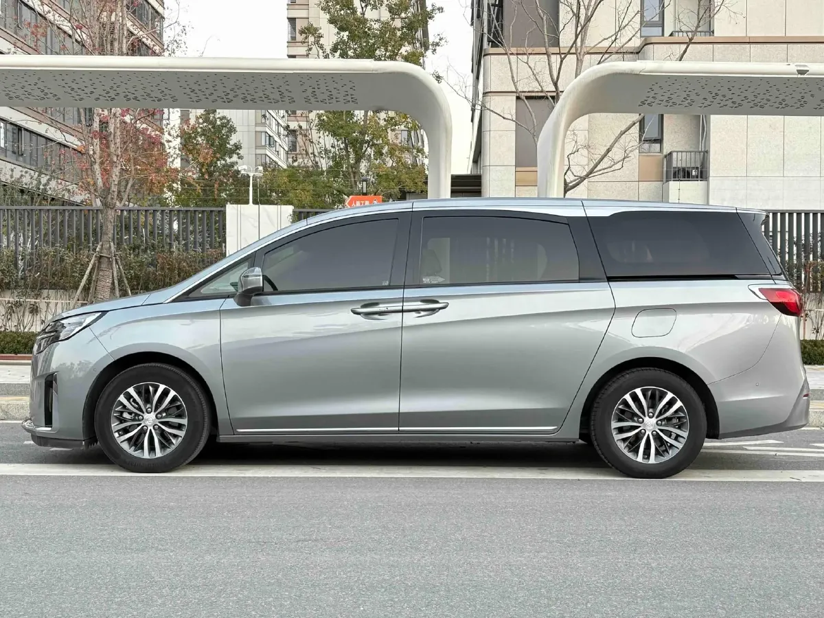 2023 Buick GL8 2.0T 237HP L4 9AT,autocango,china used car exporter,china ev exporter,chinese used car exporter,chinese used ev exporter