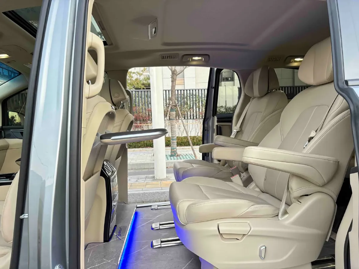 2023 Buick GL8 2.0T 237HP L4 9AT,autocango,china used car exporter,china ev exporter,chinese used car exporter,chinese used ev exporter