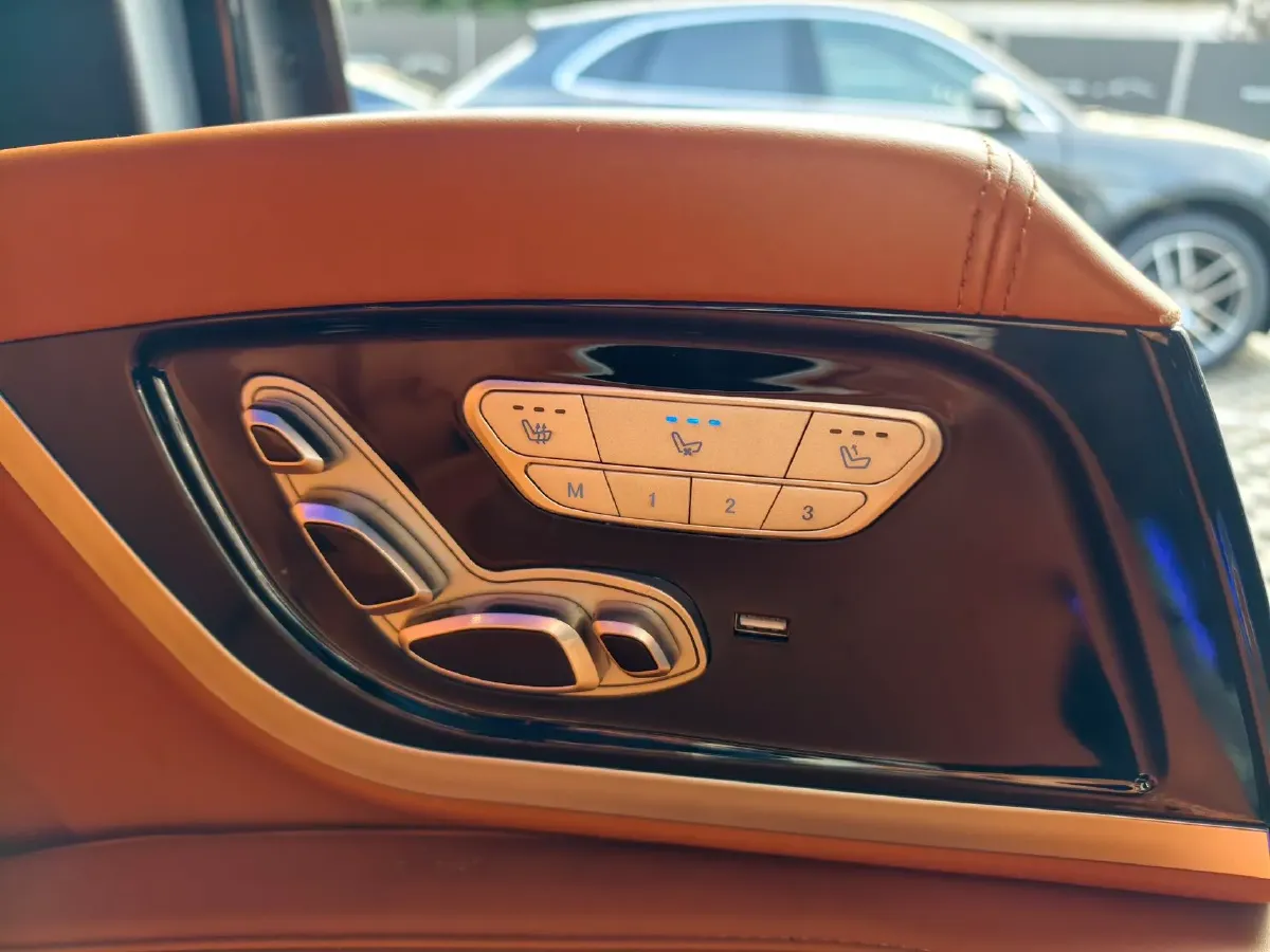 2021 Mercedes-Benz Vito 2.0T 211HP L4 9AT,autocango,china used car exporter,china ev exporter,chinese used car exporter,chinese used ev exporter