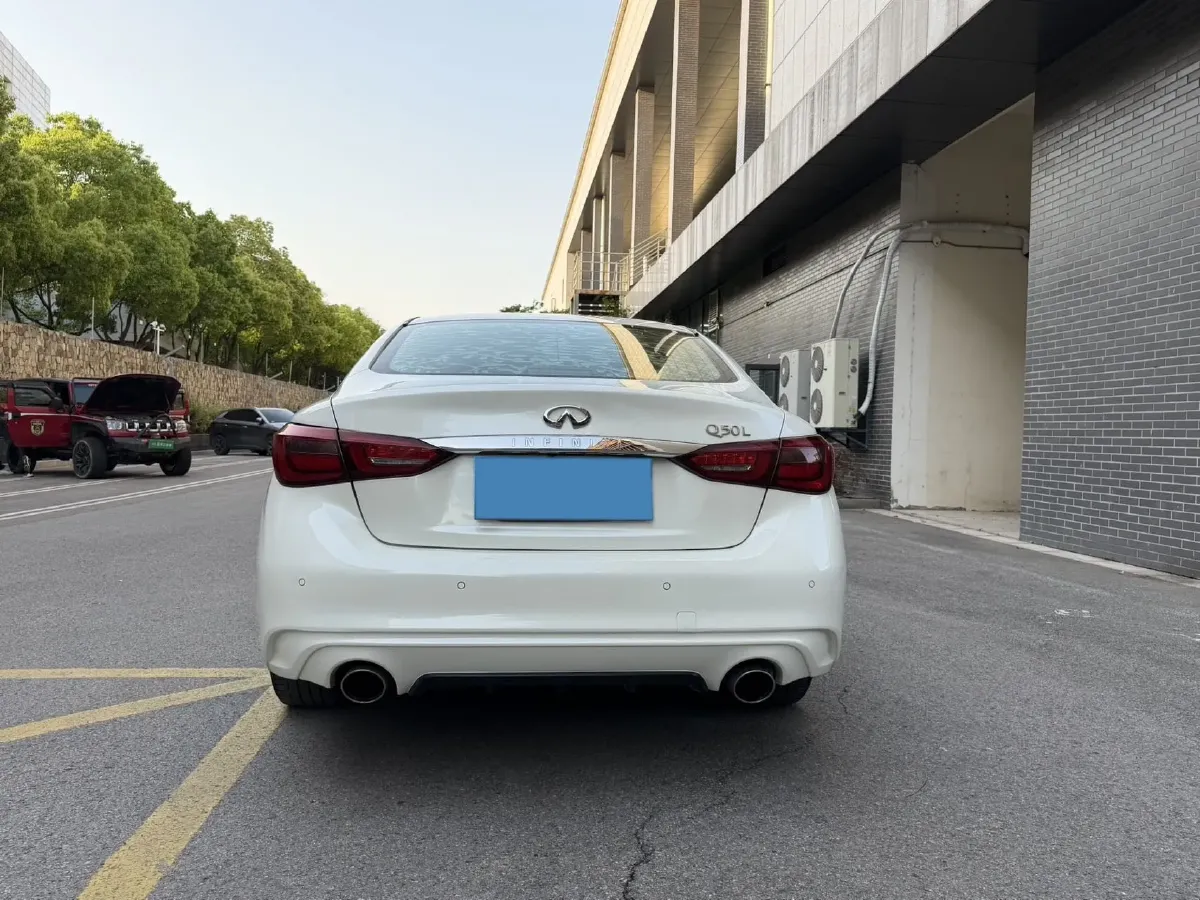 2018 Jeep Grand Commander 2.0T 265HP L4 9AT,autocango,china used car exporter,china ev exporter,chinese used car exporter,chinese used ev exporter