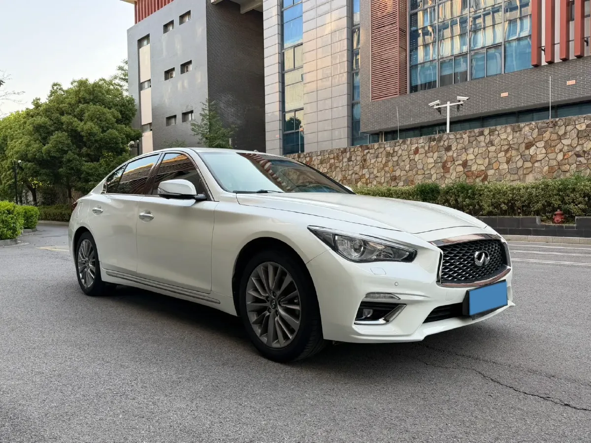 2018 Jeep Grand Commander 2.0T 265HP L4 9AT,autocango,china used car exporter,china ev exporter,chinese used car exporter,chinese used ev exporter