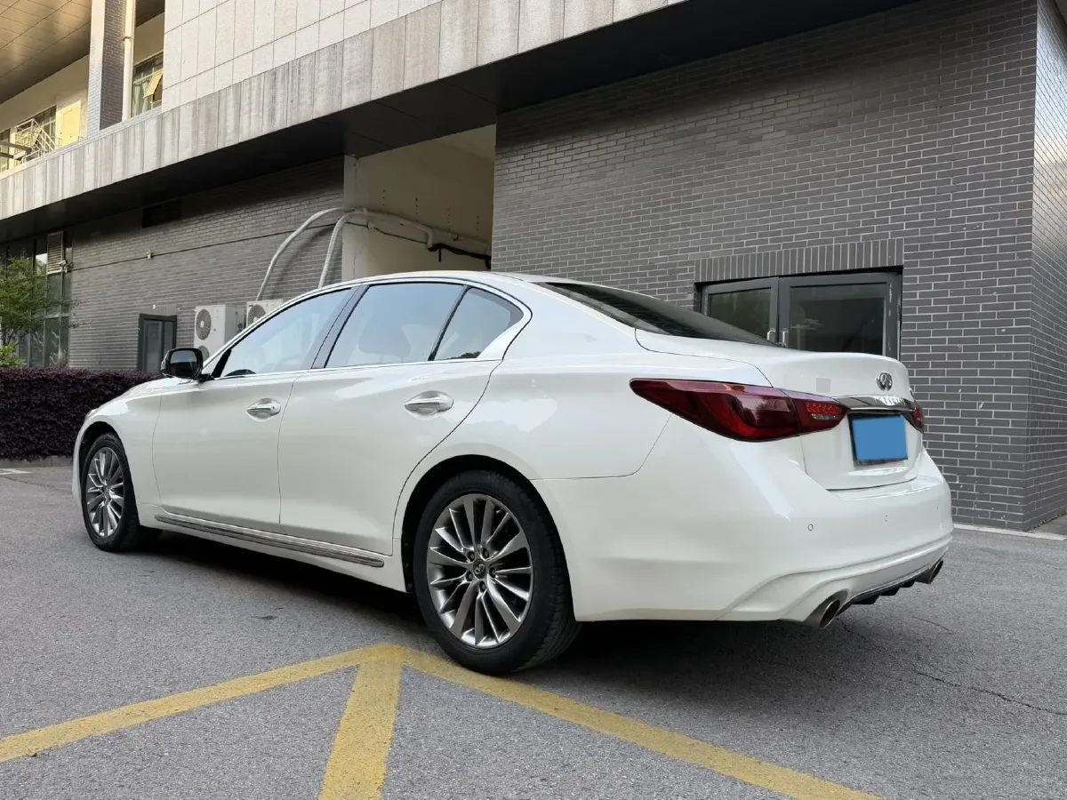 2018 Jeep Grand Commander 2.0T 265HP L4 9AT,autocango,china used car exporter,china ev exporter,chinese used car exporter,chinese used ev exporter