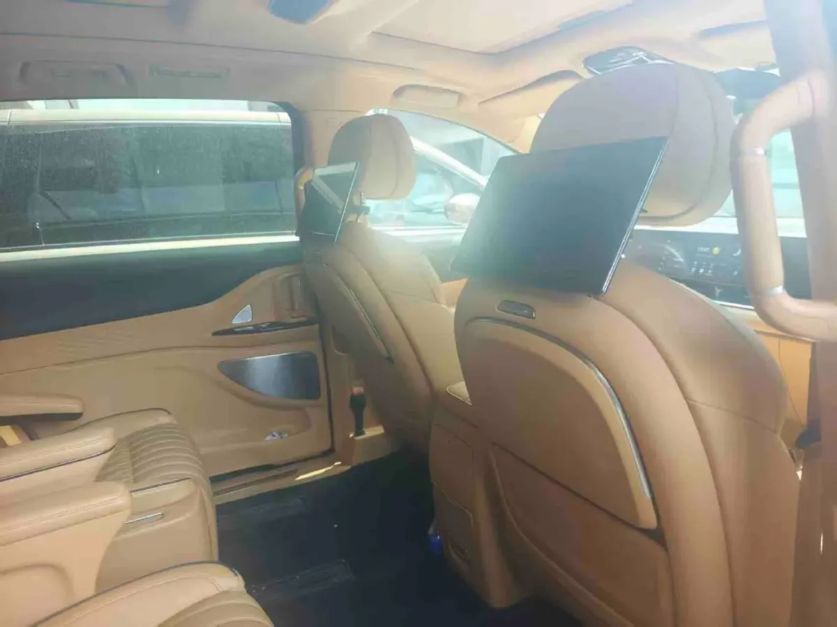 2022 Voyah Dream 1.5T 136HP L4 PHEV 25.57KWH,autocango,china used car exporter,china ev exporter,chinese used car exporter,chinese used ev exporter