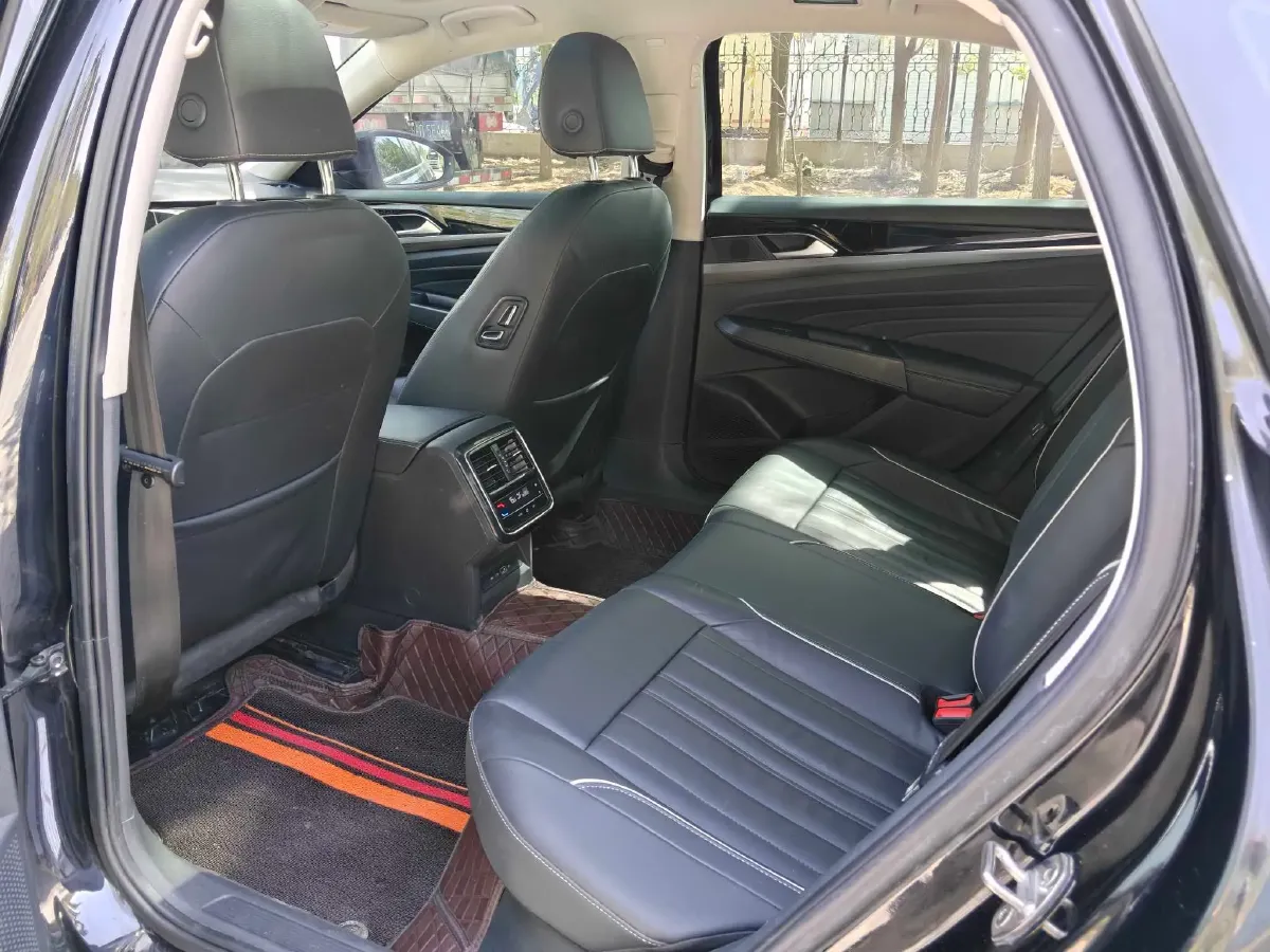 2021 Volkswagen Passat 2.0T 186HP L4 7DCT,autocango,china used car exporter,china ev exporter,chinese used car exporter,chinese used ev exporter